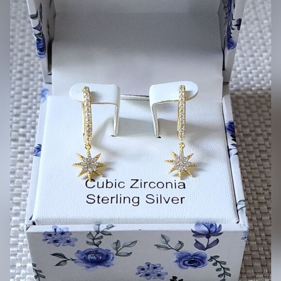 925 Sterling Silver with Gold Plated Star Earrings with Cubic Zirconia NEW - Picture 1 of 4